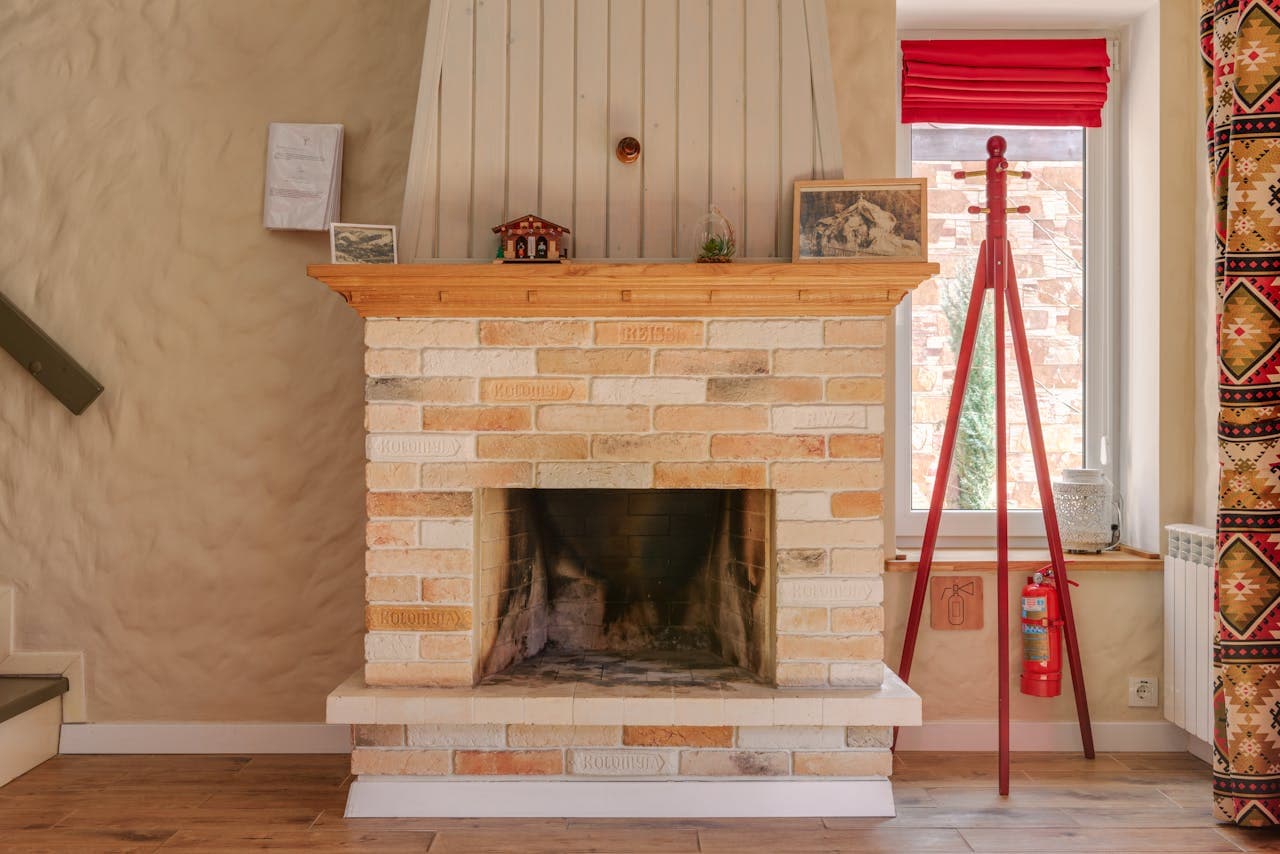 Fireplace mantel